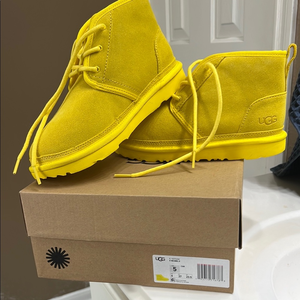 UGG Women’s size 5 Bright Yellow Boots